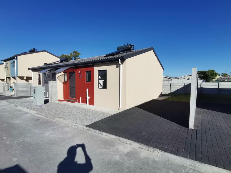 To Let 2 Bedroom Property for Rent in Austinville Western Cape